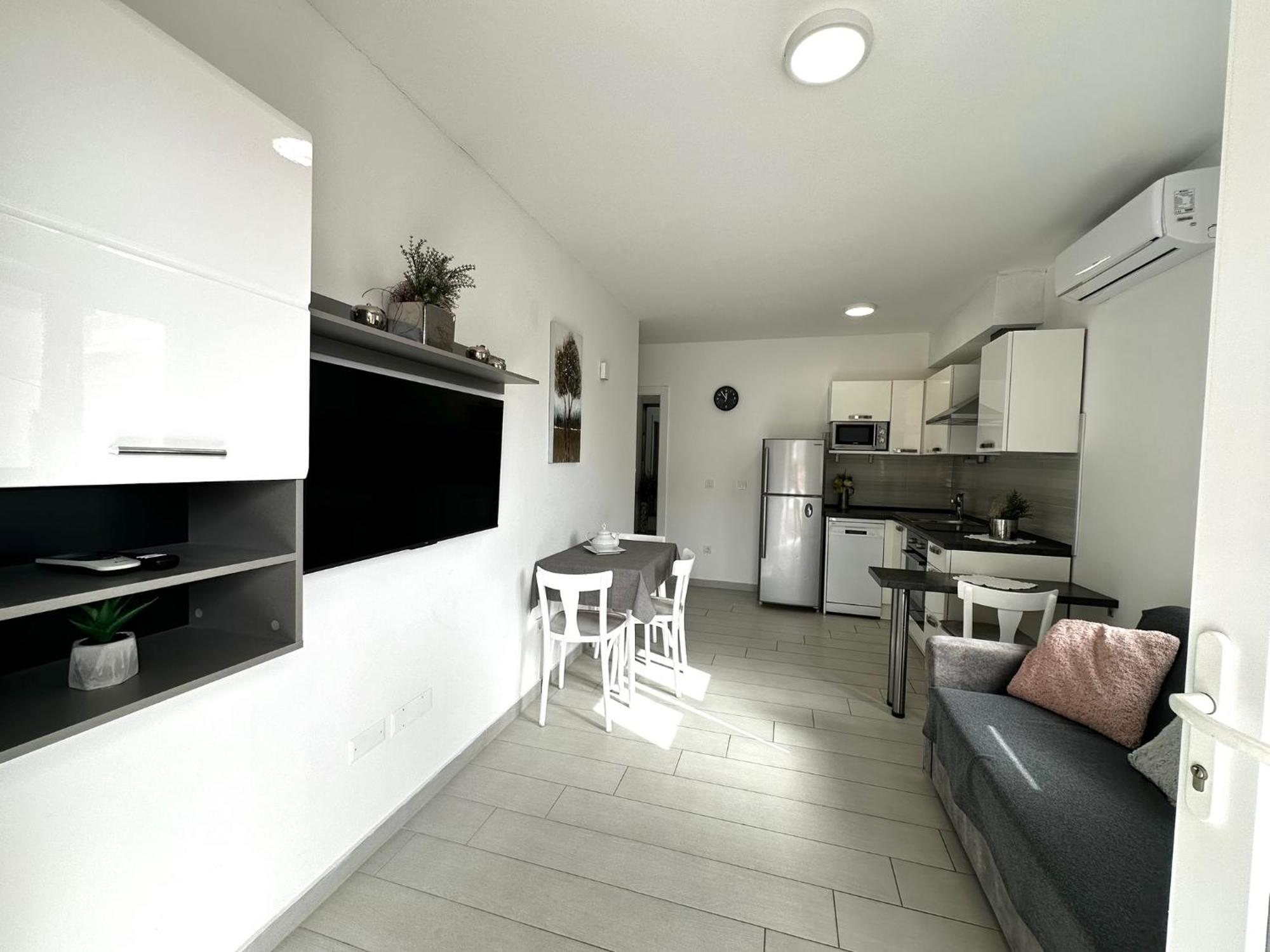Danica Apartman *